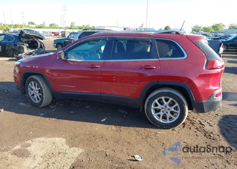2017 Jeep Cherokee Latitude 4X4 z USA, uszkodzony, nr VIN 1C4PJMCS0HW563302
